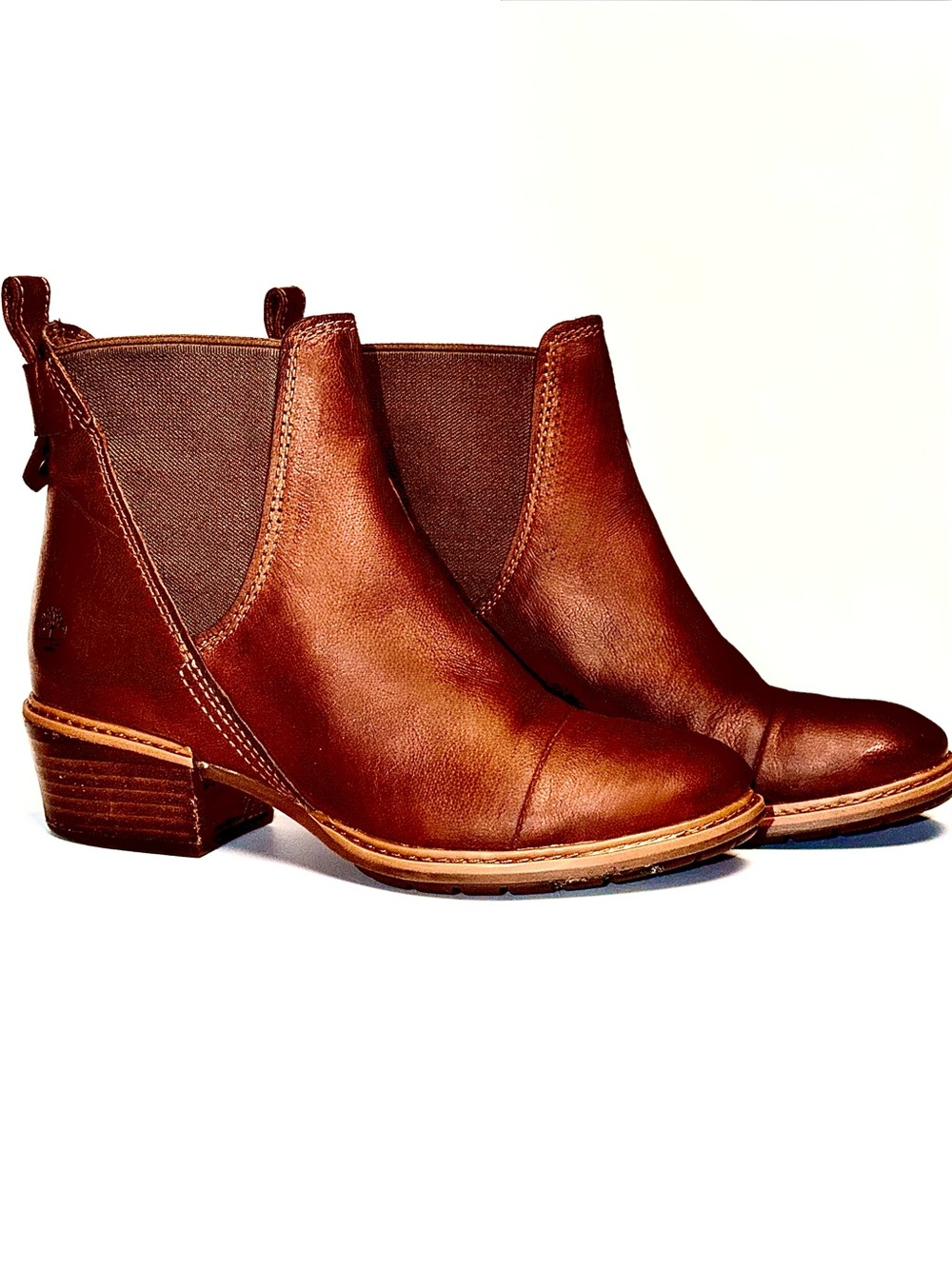 Timberland Women's Sutherlin Bay Warm Brown Leather Chelsea Ankle Boots